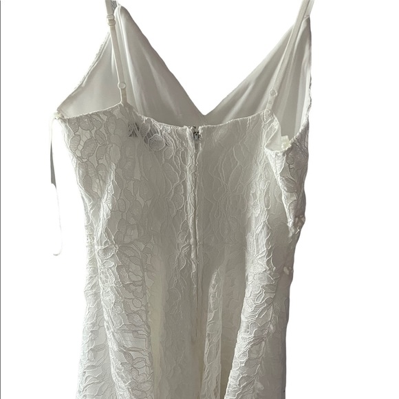 white lace dress with tags still on - Picture 1 of 3